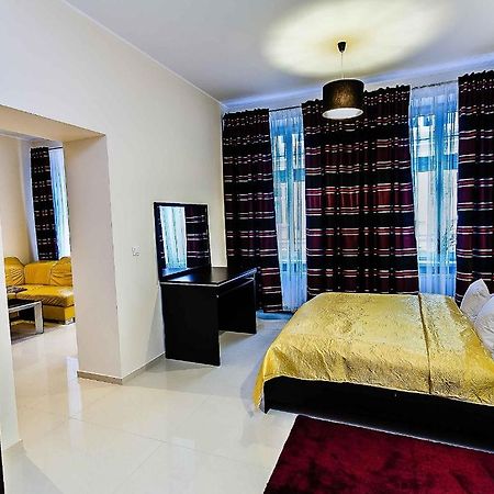 Apart-Lux Aparthotel Μπίτομ Εξωτερικό φωτογραφία