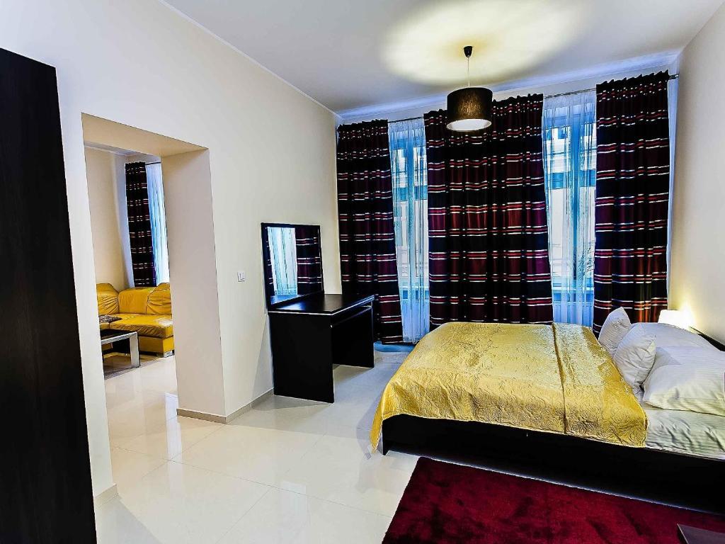 Apart-Lux Aparthotel Μπίτομ Εξωτερικό φωτογραφία