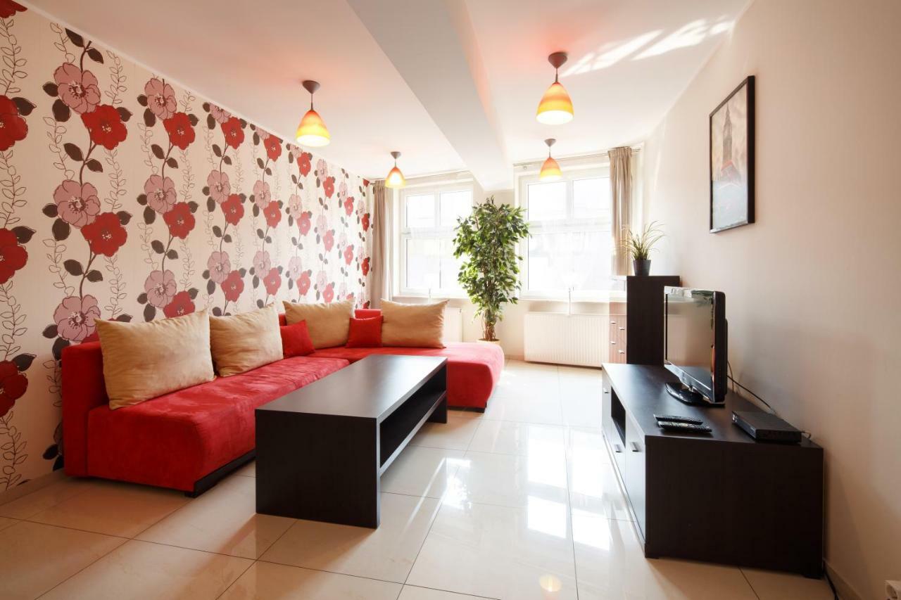 Apart-Lux Aparthotel Μπίτομ Εξωτερικό φωτογραφία