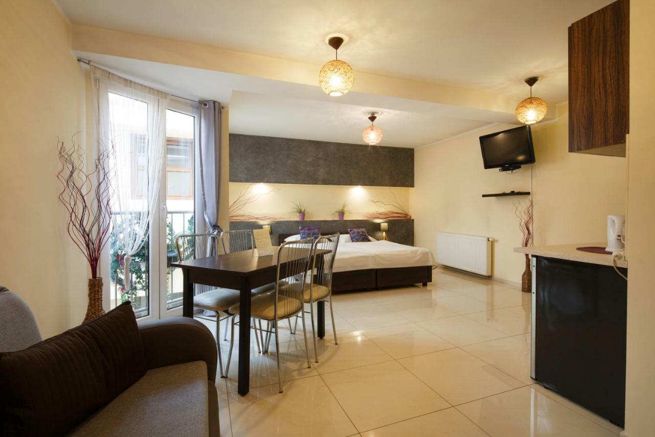Apart-Lux Aparthotel Μπίτομ Εξωτερικό φωτογραφία