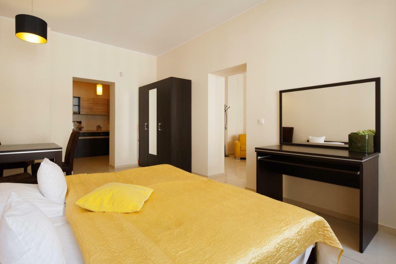 Apart-Lux Aparthotel Μπίτομ Εξωτερικό φωτογραφία