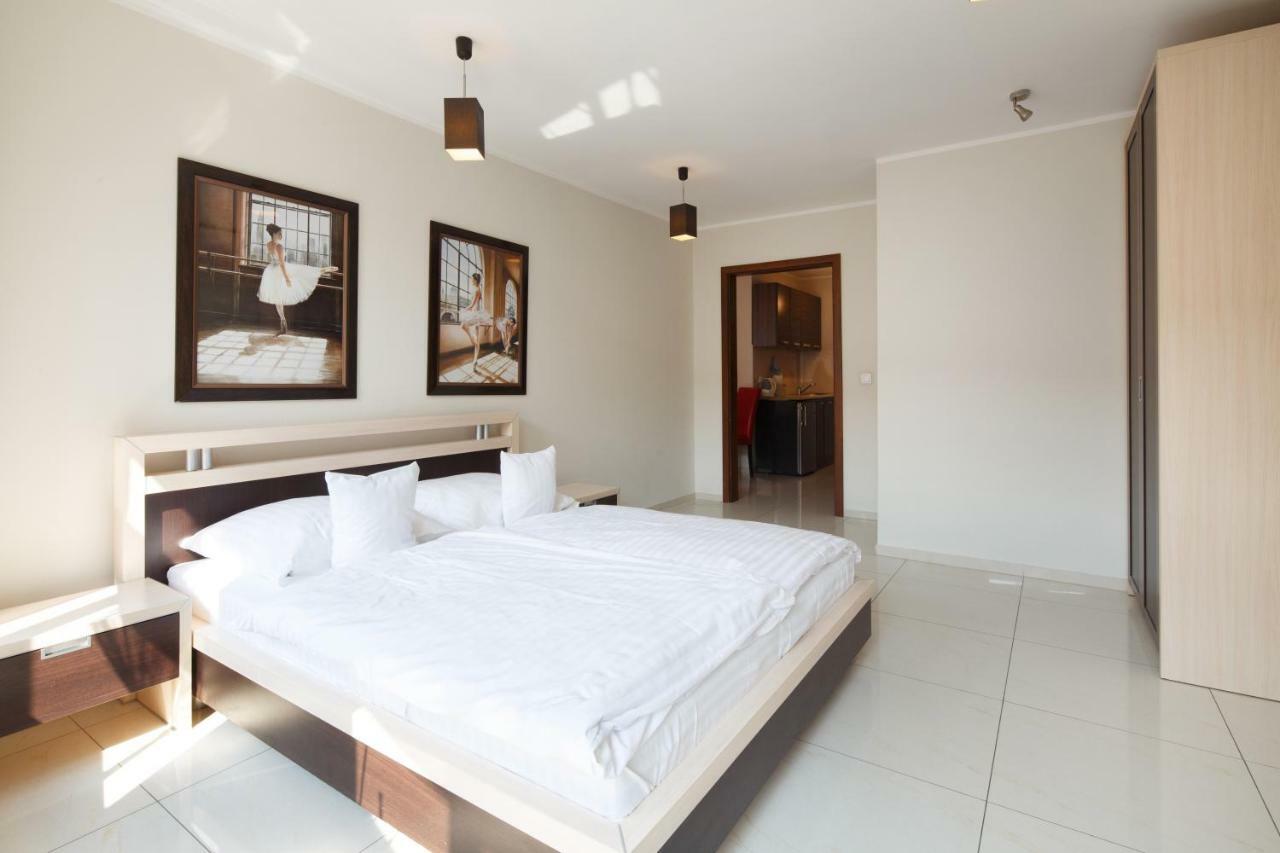Apart-Lux Aparthotel Μπίτομ Εξωτερικό φωτογραφία